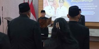 Pemkab Mojokerto Lantik 12 ASN Fungsional, Gus Barra Tekankan Integritas dan Loyalitas