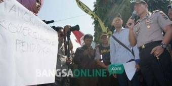 Temui Massa Aksi, Kapolres Jombang: Tidak Ada Kompromi Bagi Pelaku Gratifikasi