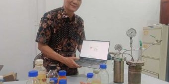 Hebat! Profesor ITS Berhasil Ciptakan Bahan Bakar RON 98 dengan Campuran Plastik dan Biomassa