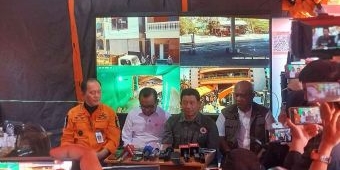 Evakuasi Korban Reruntuhan Ponpes Al Khoziny, BNPB Gunakan Alat Berat
