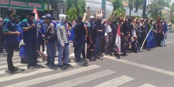 Penanganan Pengaduan Tidak Maksimal, Puluhan Buruh di Jombang Unjuk Rasa