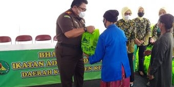 IAD Kabupaten Kediri Salurkan Paket Sembako untuk Masyarakat