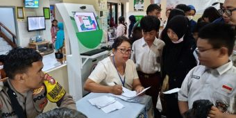Petaka! Ratusan Siswa dari 12 Sekolah di Surabaya Keracunan MBG dari SPPG Tembok Dukuh