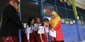 Surabaya Raih Penghargaan Nasional Revitalisasi Bahasa Daerah, Program Kemis Mlipis Curi Perhatian