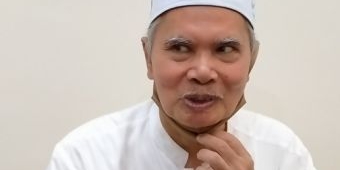 ​Risma Sujud pada dr. Sudarsono, Kiai Afif: Kufur jika untuk Ibadah, Haram Jika untuk Penghormatan