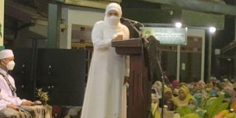 Hadiri Haflah di Pesantren Al-Falah Kediri, Gubernur Jatim Minta Ponpes Hindari Rentenir