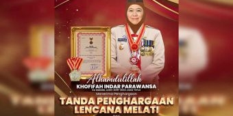 Khofifah Terima Tanda Penghargaan Lencana Melati di Peringatan Hari Pramuka ke-63