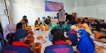 Pemdes Ngasem Gelar Pelatihan Pembuatan Sabun Cuci Piring untuk Penyandang Disabilitas