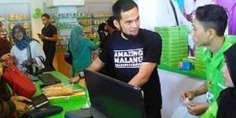 Teuku Wisnu Tekuni Gerai Oleh-oleh Khas Malang