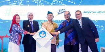 Gubernur Khofifah dan Mendikdasmen Lepas 3.600 Lulusan SMK dan LKP Bekerja ke Luar Negeri