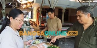 Pecel Punten 'Benjeng Mriki Maleh' Kuliner Ikonik Kota Kediri yang Pernah Dijujuki Presiden SBY