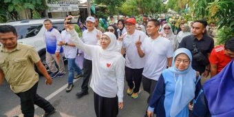 Ikuti Jalan Sehat Santri di Lamongan, Gubernur Khofifah Tegaskan Semangat Jihad dan Kebersamaan
