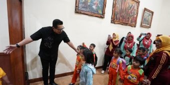 ​Sambut Hari Anak 2024, Pj Wali Kota Mojokerto Ajak Murid TK Wisata Edukasi Sejarah dan Budaya