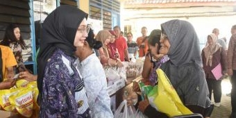 Ikut Layani Masyarakat saat Pasar Murah, Wali Kota Kediri Pastikan Stabilitas Stok dan Harga Bapok