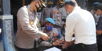 Cegah Penyalahgunaan, Polres Ponorogo Gelar Pemeriksaan Senpi Anggota 