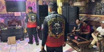 Respons Aduan Warga, Polres Gresik Razia Warung Miras di Lowayu