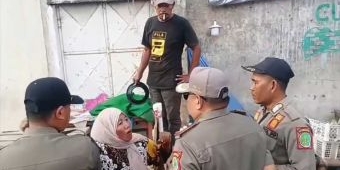 Penertiban PKL Ricuh, Satpol PP Kota Pasuruan Tetap Humanis Tegakkan Aturan