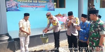 Usai Jum'at Curhat, Kapolres Pasuruan Resmikan Bantuan Air Bersih untuk Masyarakat