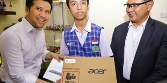 Apresiasi Animator Game Roblox Asal Blitar, Plt Gubernur Jatim Beri Hadiah Laptop