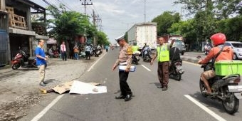 Wanita di Bringinbendo Sidoarjo Tewas Usai Terjatuh dari Sepeda Kayuh dan Terlindas Ban Truk