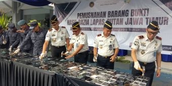 Ditjenpas Musnahkan 441 HP Hasil Razia Lapas se-Jatim