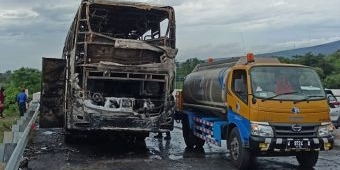 Jasa Marga Lakukan Evakuasi Kendaraan Terbakar di Ruas Tol Pandaan-Malang