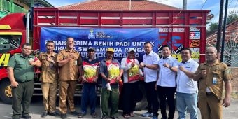 Hipmi Sidoarjo Salurkan Bantuan Benih Padi untuk Petani