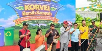 Pemkab Kediri Gelar Gerakan Bersih-bersih Rutin di Kawasan SLG