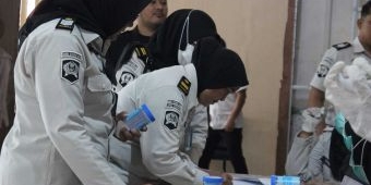 Tegaskan Komitmen Bebas Narkoba, Lapas Sidoarjo Tes Urine Pegawai