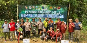 Jaga Sumber Air dan Lingkungan, TPPI Tanam 1.300 Pohon di Tuban