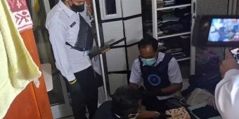 BNNP Jatim Geledah Rumah DPO Narkoba Jaringan Internasional di Parseh Bangkalan