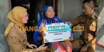 Tinjau Penerima Bansos Rehabilitasi RTLH, Wali Kota Kediri Ingin Kualitas Hidup Masyarakat Meningkat