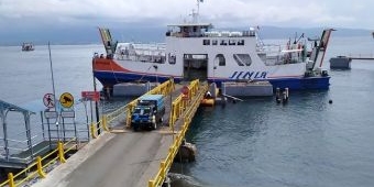 Usai Pelabuhan Ditutup Karena Cuaca Buruk, 28 Kapal Dioperasikan di Penyeberangan Ketapang-Gilimanuk