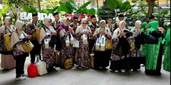 Puluhan Jemaah Umroh asal Blitar dan Kediri Berangkat dari Bandara Dhoho