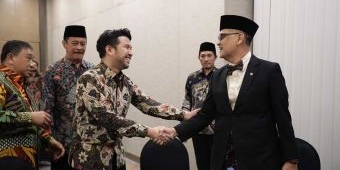Menhaj Gus Irfan Raih Penghargaan Tokoh Transformasi Tata Kelola Haji