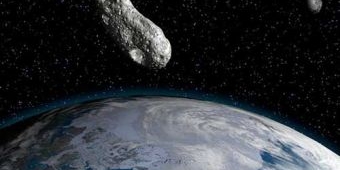 ​Waspada! Asteroid Raksasa Terbang Sangat Dekat Bumi