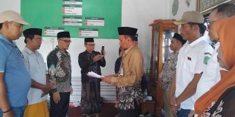Tim Satgas Kantah Kabupaten Pasuruan Lakukan Ikrar Wakaf dan Pemberkasan Yuridis di Desa Segoropuro