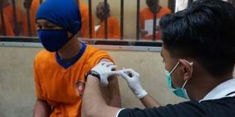 Polres Batu Gencarkan Vaksinasi Kepada Tahanan