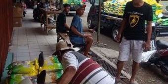 Tekan Harga Bapok, Disdagrin Jombang Gencarkan Operasi Pasar Murah