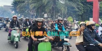 ribuan-vespa-mania-konvoi-peringati-1-abad-ponpes-al-flah-ploso-kediri