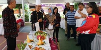 Beri Hadiah ke Pemenang Lomba Masak, Pj Wali Kota Kediri Harap Angka Konsumsi Ikan Terdongkrak