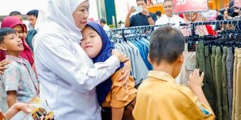 Khofifah Beri 95 Voucher untuk Anak Berkebutuhan Khusus, Ajak Belanja Kebutuhan Lebaran-Sekolah