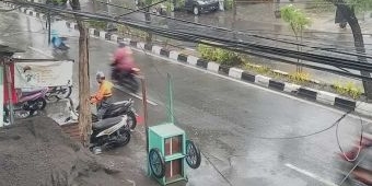 Hati-Hati di Jalan, Ini Prakiraan Cuaca di Surabaya 29 Desember 2023