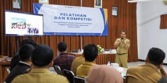 Kecamatan Mojoroto Kota Kediri Gelar Bimtek kepada Admin Medsos Kelurahan