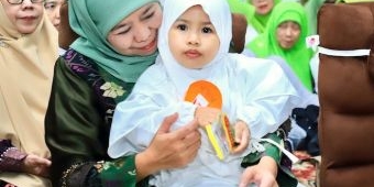 hadiri-penutupan-pesantren-ramadan-balita-gubernur-khofifah-jaga-kesalihan-sosial-dan-3-ukhuwah