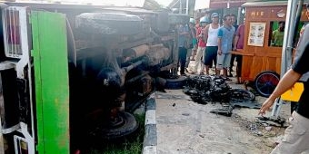 Kecelakaan Adu Banteng Truk dan Motor di Jalan Merakurak-Tuban, Pemotor Kritis