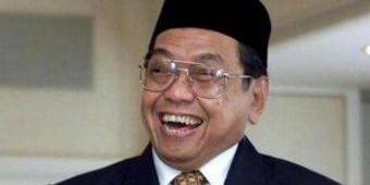 Kisruh PBNU: Tambang dan Holland Taylor, Kenapa Gus Dur Dijadikan Tameng