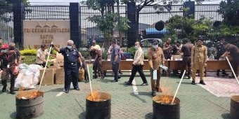 Kejari Kabupaten Pasuruan Musnahkan Barang Bukti 138 Perkara Pidana