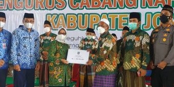 Peringati Harlah ke-99, Bupati Jombang Serahkan Hibah Rp1 Miliar untuk Pembangunan Kantor PCNU