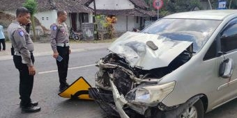 Inova Tabrak 2 Pemotor hingga Tewas di Jalur Blitar-Tulungagung